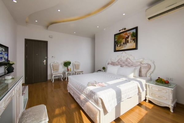 ORIENTAL DOUBLE ROOM WITH CITY VIEW OR LAKE VIEW